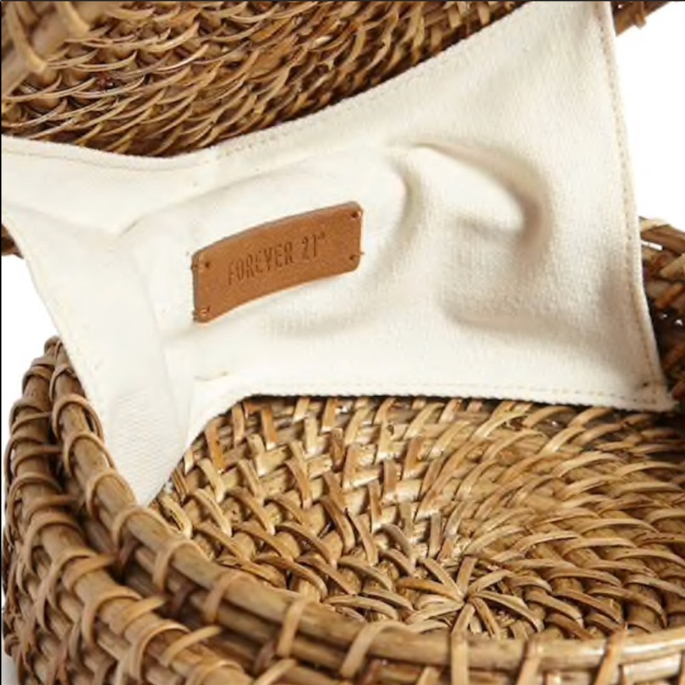 New Forever 21 straw bag - Picture 4 of 6